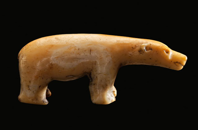 10 polar bear carving 670